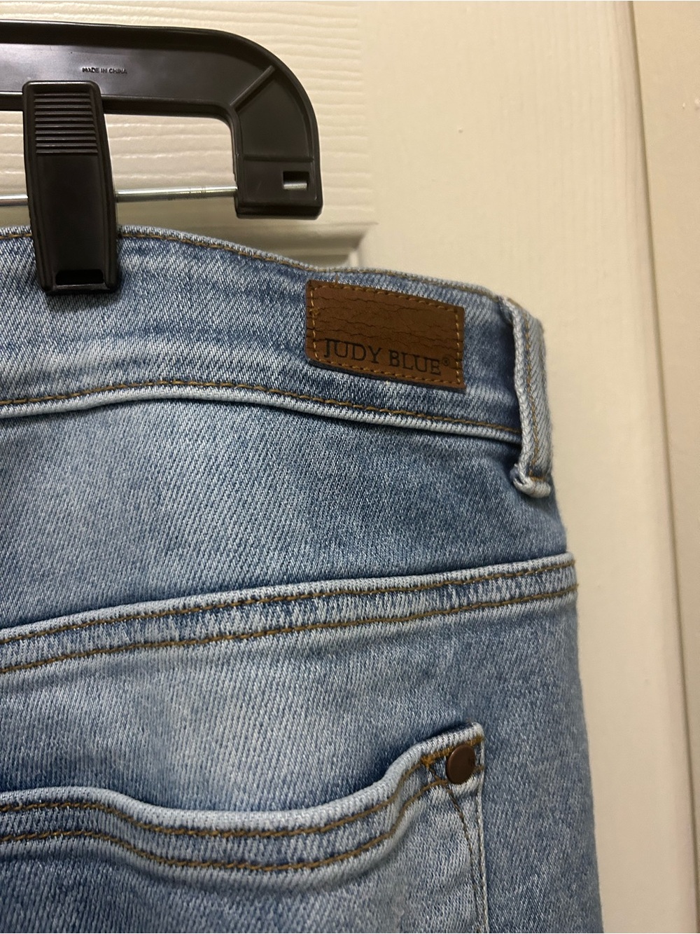 Judy Blue Light Wash Jeans with Contrast Stitching - Picture 5 of 5